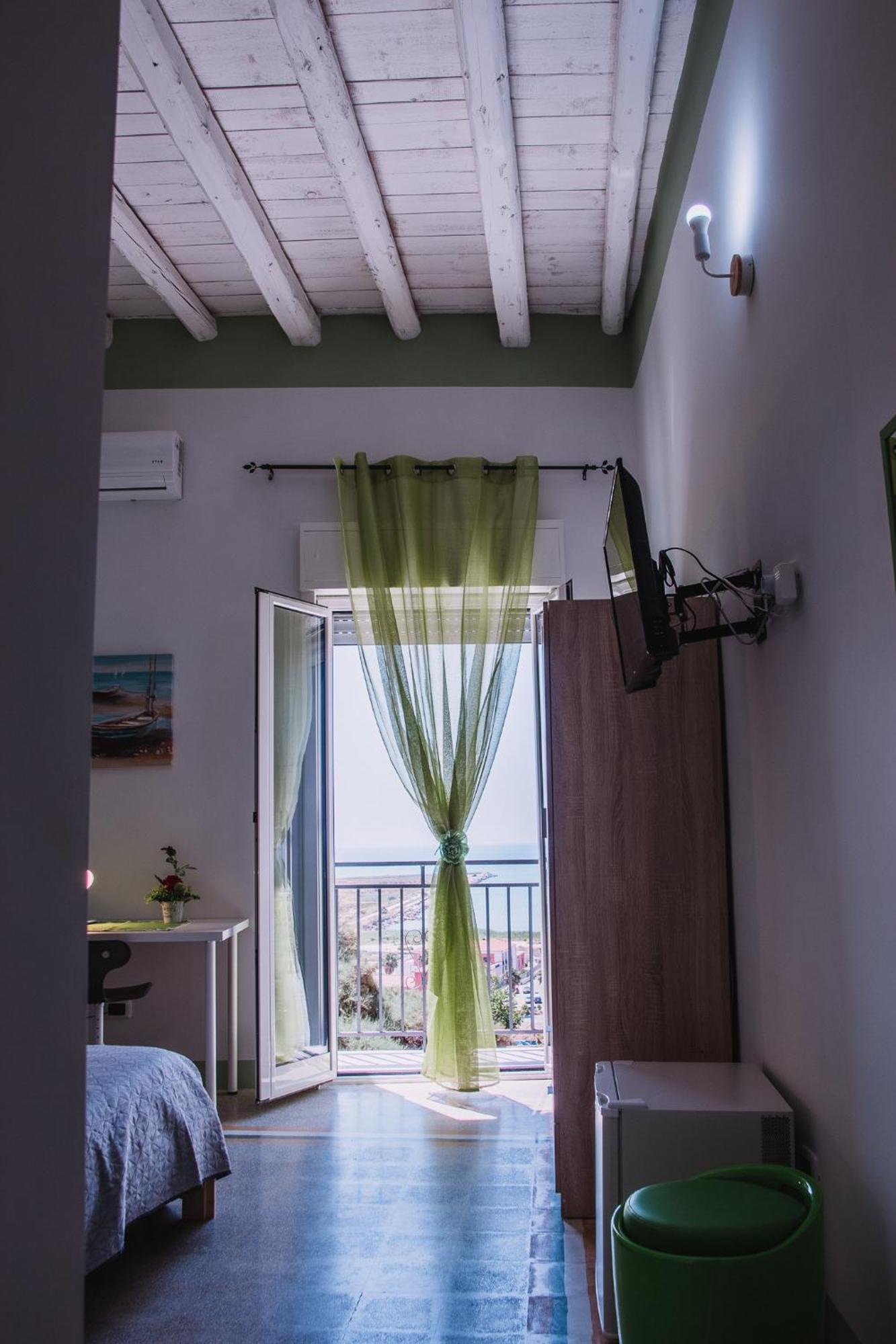 Magico Sole Bed & Breakfast Порто Емпедокле Екстериор снимка